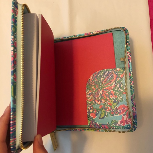 Lilly Pulitzer notepad + gift bag - Picture 10 of 15